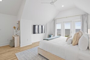 5 bedrooms, iron/ironing board, WiFi, bed sheets