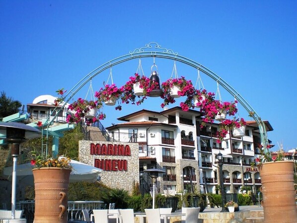 Iron/ironing board, free WiFi