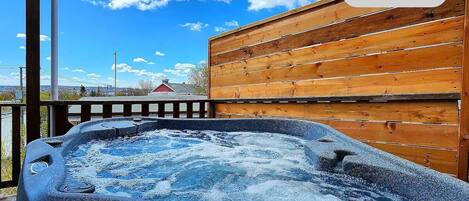 Tina de hidromasaje al aire libre