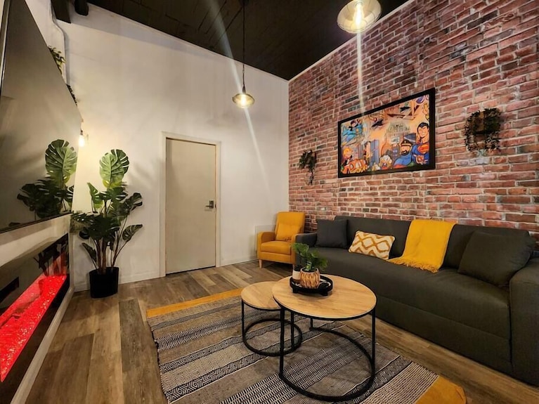 Loft Style Industriel Centre Ville Parking Gratuit - Quebec City