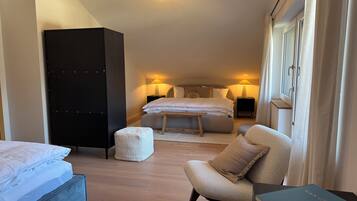 4 Schlafzimmer, Schreibtisch, Bügeleisen/Bügelbrett, kostenloses WLAN