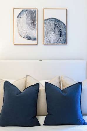 5 habitaciones, tabla de planchar con plancha, wifi y ropa de cama 