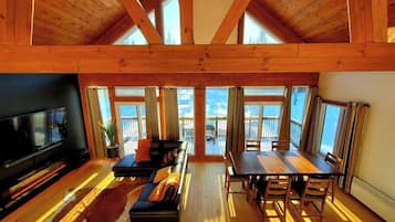 Fernseher, Kamin, Arbeitsbereiche