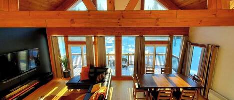 Fernseher, Kamin, Arbeitsbereiche