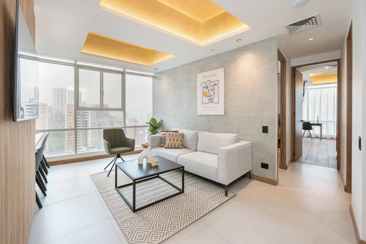 Grand Apartment, City View | Living area
