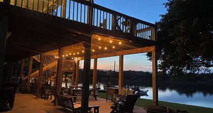 Relax with the entire family at this beautiful waterfront home