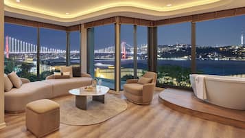 Bosphorus Suite | Minibar, iron/ironing board, free WiFi, bed sheets