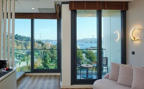 Star Suite, Bosphorus View | Minibar, iron/ironing board, free WiFi, bed sheets - Çırağan Hotel Bosphorus (Istanbul)