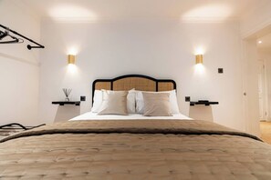 1 chambre, fer et planche à repasser, lit de bébé portatif, Wi-Fi