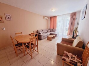 Blackout curtains, iron/ironing board, free WiFi