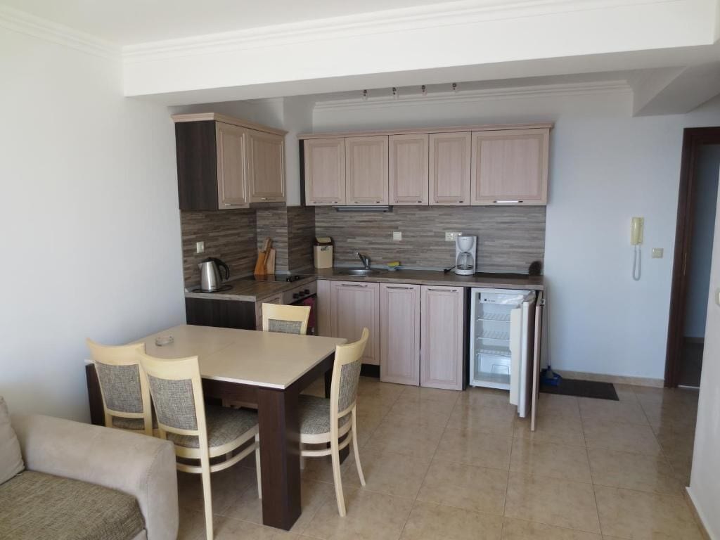 Standard-Apartment, 1 Schlafzimmer, Balkon, eingeschränkter Meerblick | Verdunkelungsvorhänge, Bügeleisen/Bügelbrett, kostenloses WLAN
