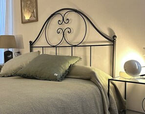 Comfort kamer | Een bureau, gratis wifi