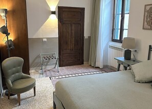 Comfort kamer | Een bureau, gratis wifi