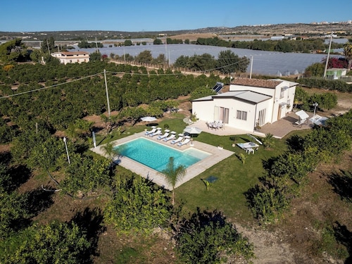 Profumo di Zagara 6+2, Emma Villas
