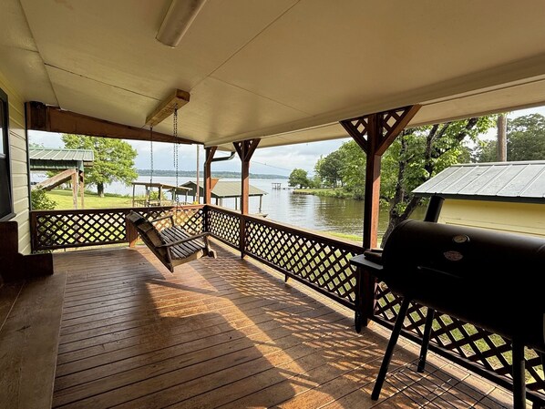 Terrace/patio - Ole Yellow - Private boat access w/ 2 slip boat house (Zwolle)