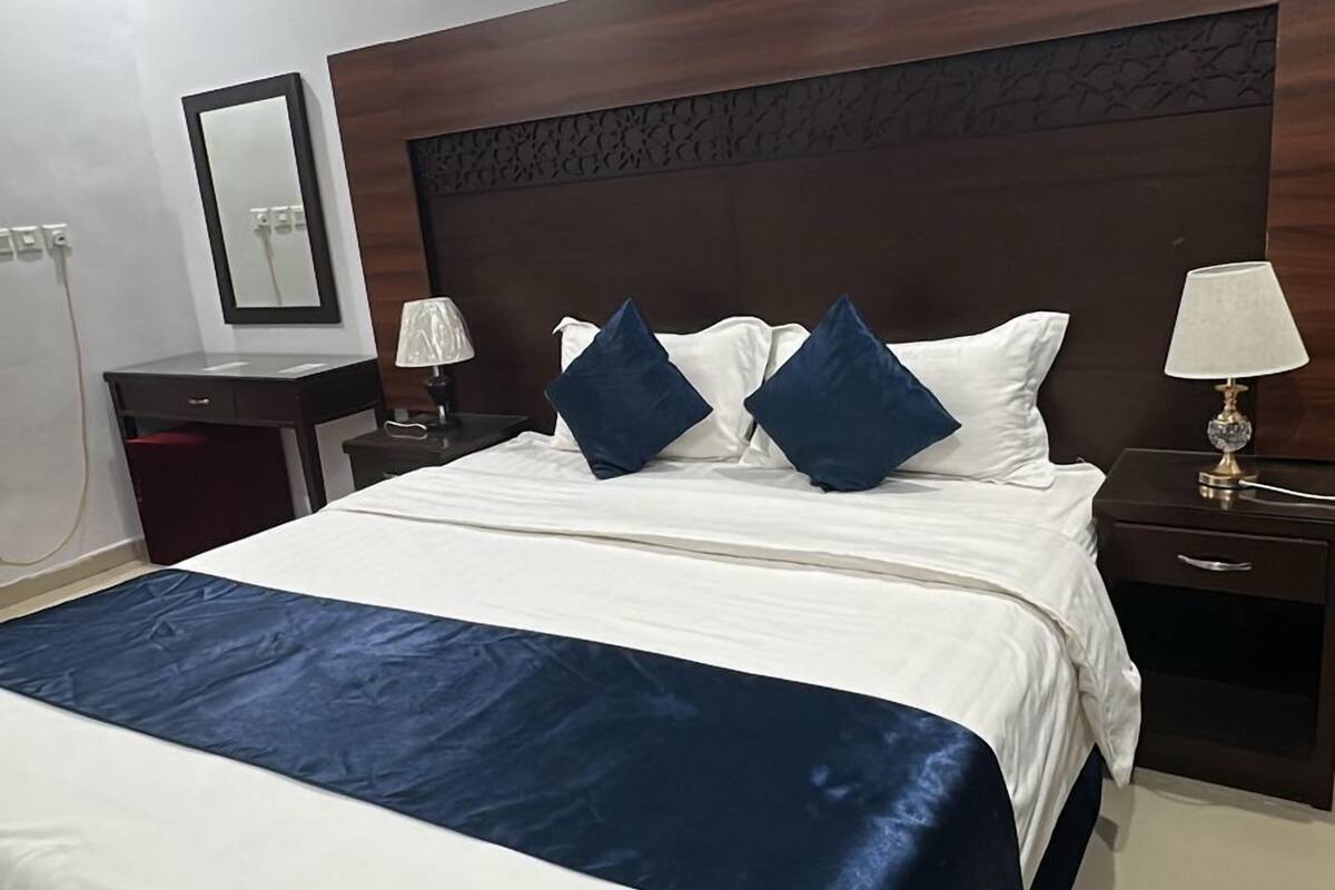 Studio | In-room safe, iron/ironing board (on request), WiFi (free)