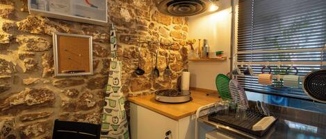 Deluxe Apartment | Private kitchen