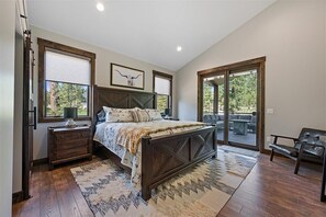 6 bedrooms, travel cot, free WiFi, bed sheets