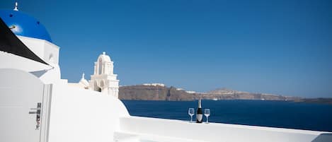 Elite Villa, 2 Bedrooms, Hot Tub, Sea View | Terrace/patio