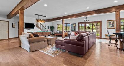 Relaxing property on a quiet road! Leave the hustle and bustle behind!