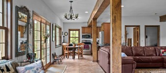 Relaxing property on a quiet road! Leave the hustle and bustle behind!
