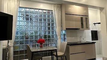 Basic Double Room Single Use | Private kitchen | Full-size fridge, microwave, oven, stovetop