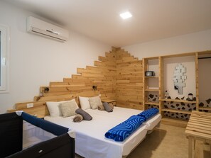 4 bedrooms, bed sheets