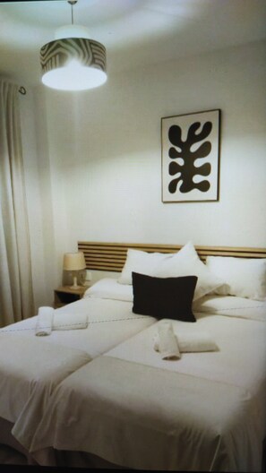 1 chambre, fer et planche à repasser, Wi-Fi, draps fournis