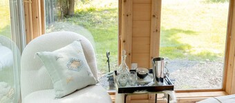 Cozy Adirondack Mountain Cottage with AC, WiFi