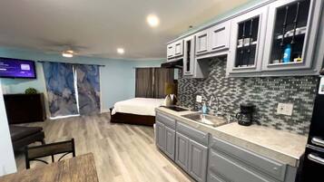 4 bedrooms, WiFi, bed sheets