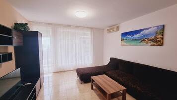 Blackout drapes, iron/ironing board, free WiFi