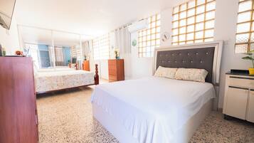 9 bedrooms, free WiFi, bed sheets