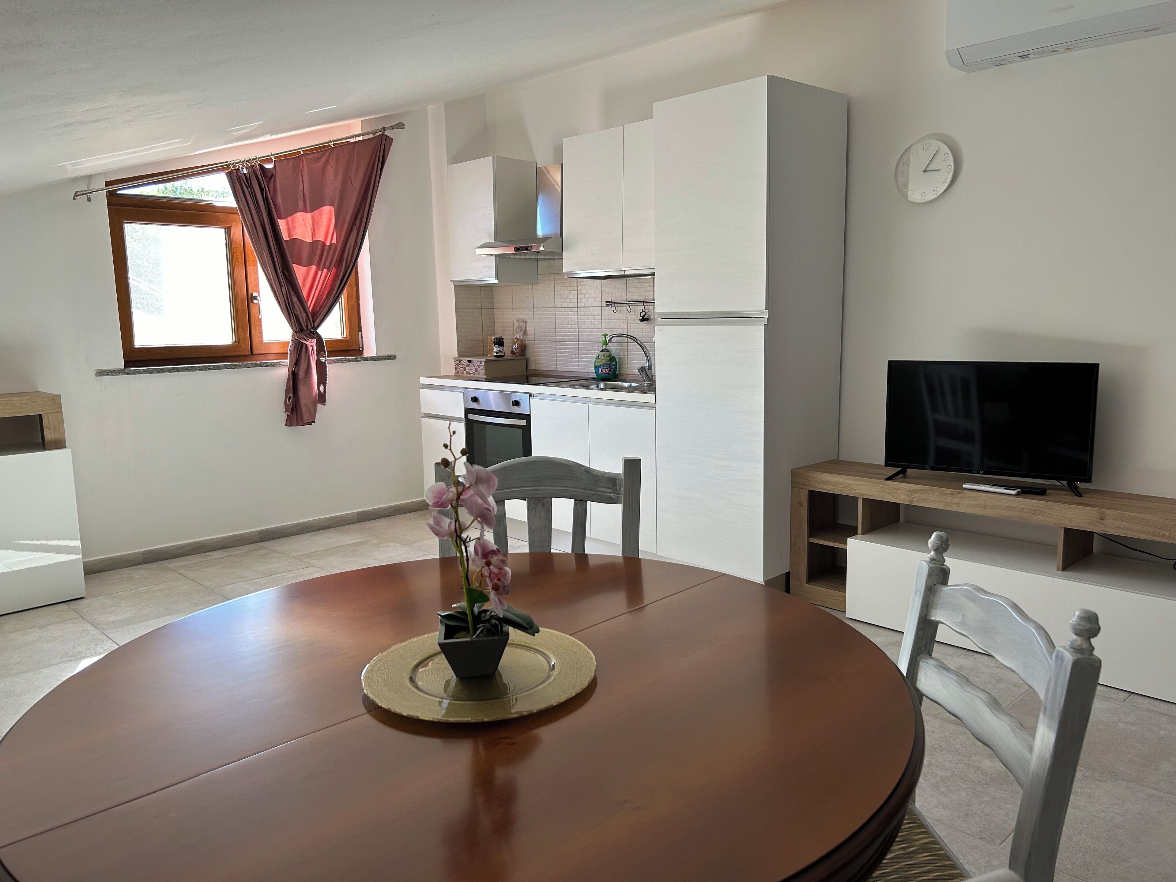 Comfort-Apartment, Blick auf den Innenhof | Eigene Küche | Großer Kühlschrank, Ofen, Herdplatte, Espressomaschine