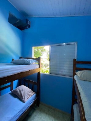 2 quartos, ferros/tábuas de passar roupa, Wi-Fi, roupa de cama