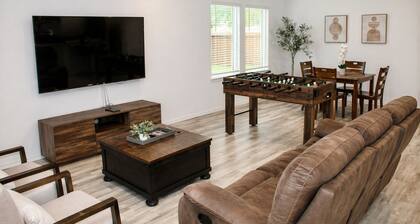 Modern 3 BR New House with Grill and Games