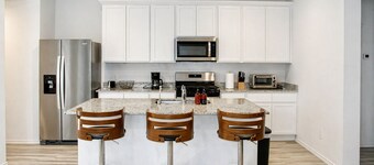 Modern 3 BR New House with Grill and Games