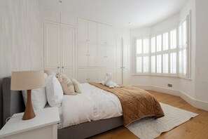 4 chambres, fer et planche à repasser, Wi-Fi, draps fournis