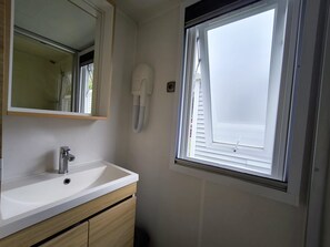 Douche, séchoir à cheveux