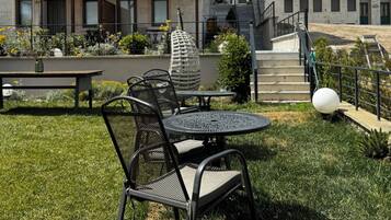 55-cm LCD TV with satellite channels, heated floors