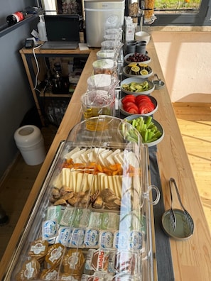 Free daily buffet breakfast  - DIONE BOZCAADA  (Bozcaada)