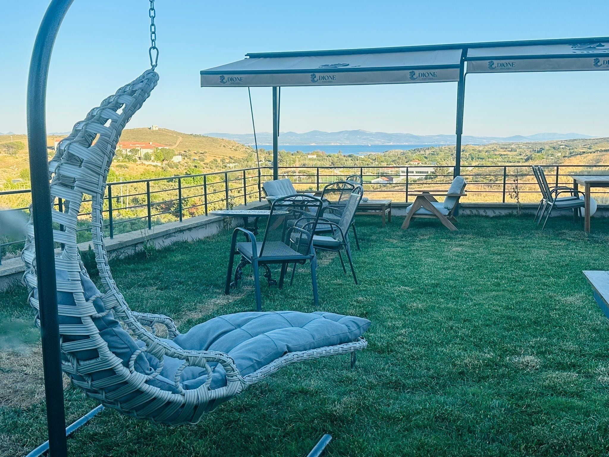 55 厘米LCD 電視連衛星電視頻道、加熱地板