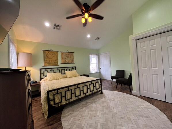 2 bedrooms, iron/ironing board, WiFi, bed sheets