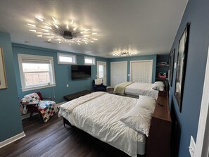 2 chambres, fer et planche à repasser, Wi-Fi, draps fournis