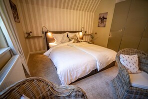 2 bedrooms, iron/ironing board, travel crib, free WiFi - Apartment Platzhirsch, charming, with forest view and large bathroom (Altenberg)