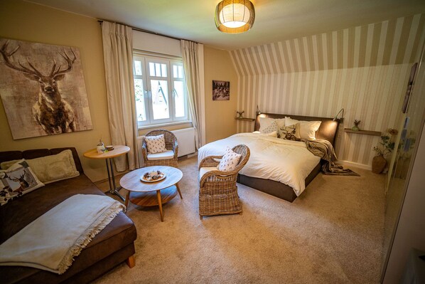 2 bedrooms, iron/ironing board, travel cot, free WiFi