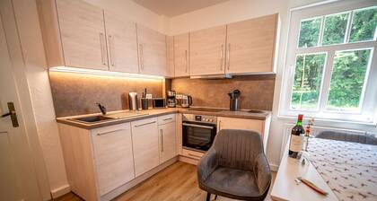 Ferienwohnung Platzhirsch, charmant, mit Waldblick und großem Bad