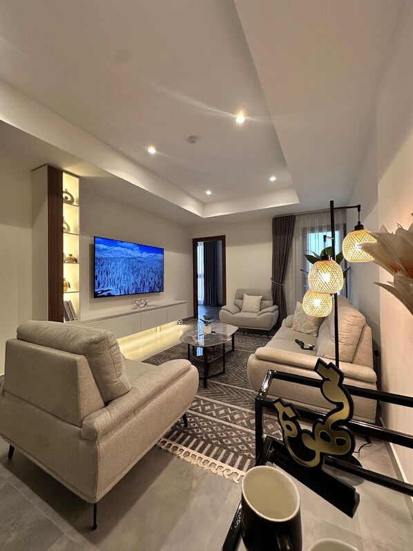 Living area - Royal Al Arfan 2-bedroom apartment in tranquil Muscat (Muscat)