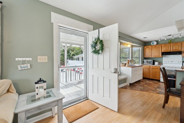 Interior - King Bedroom Marsh Side Getaway! (tybee island)