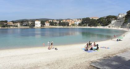 ORANGERAIE 3 - APPARTEMENT 3 PiÚces Climatisé - 4 Couchages
Proche Port, Plage