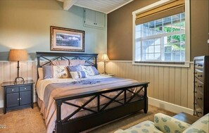 3 عدّة غرف نوم ومكتب ومكواة/لوح كي وواي فاي